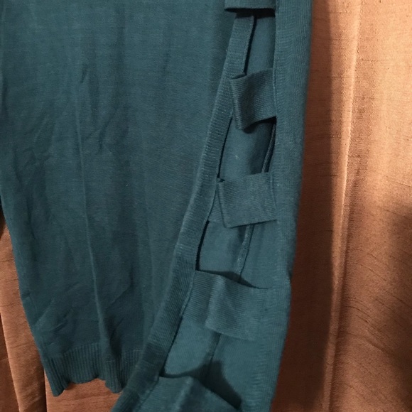 Blue long sleeve shirt with cutouts on sleeves - Picture 3 of 3